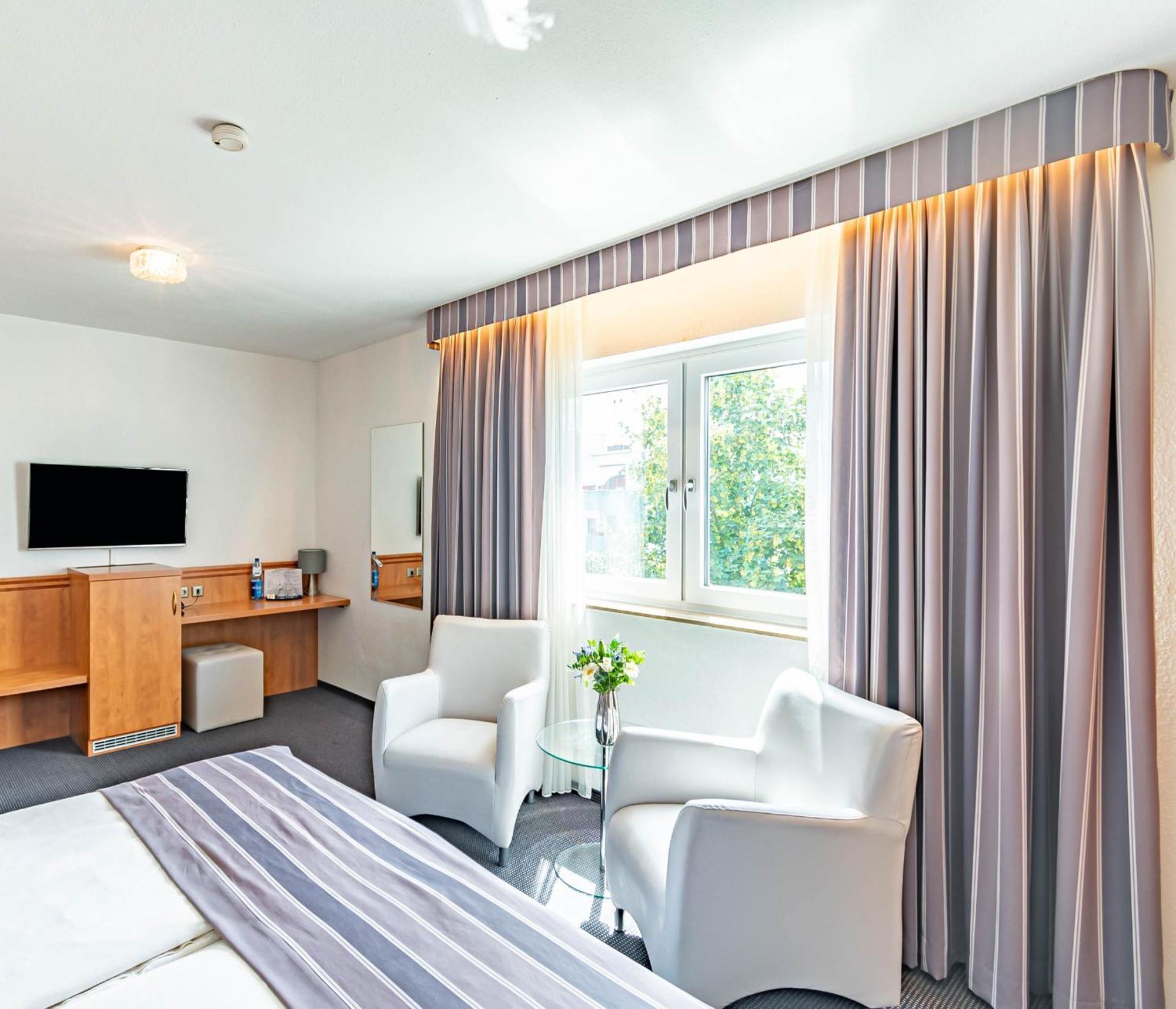 Parkhotel Sonnenberg Eltville am Rhein Buitenkant foto